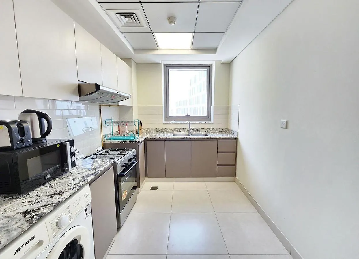Rh- Captivating Skyline View, 02Br Near Clemance Medical Center Dubai