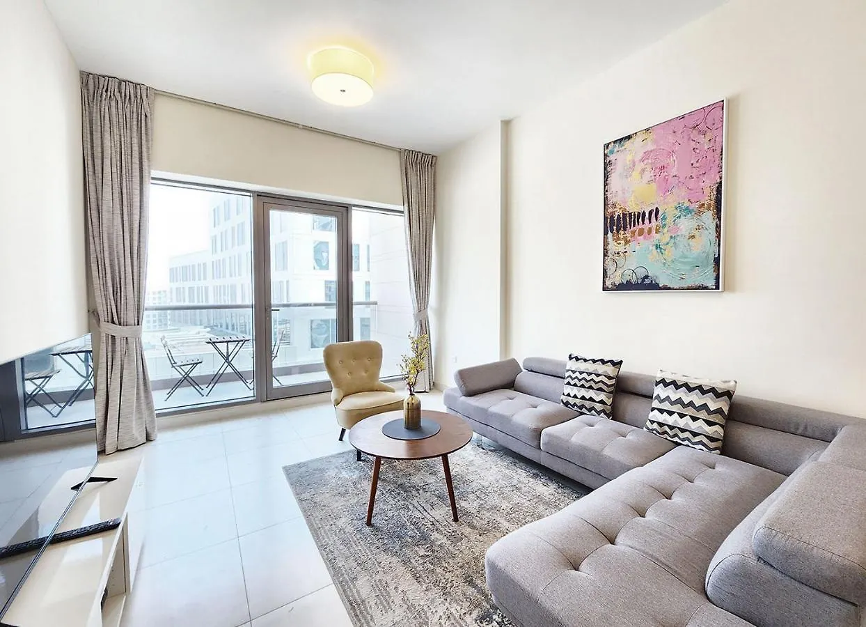 Apartment Rh- Captivating Skyline View, 02Br Near Clemance Medical Center Dubai
