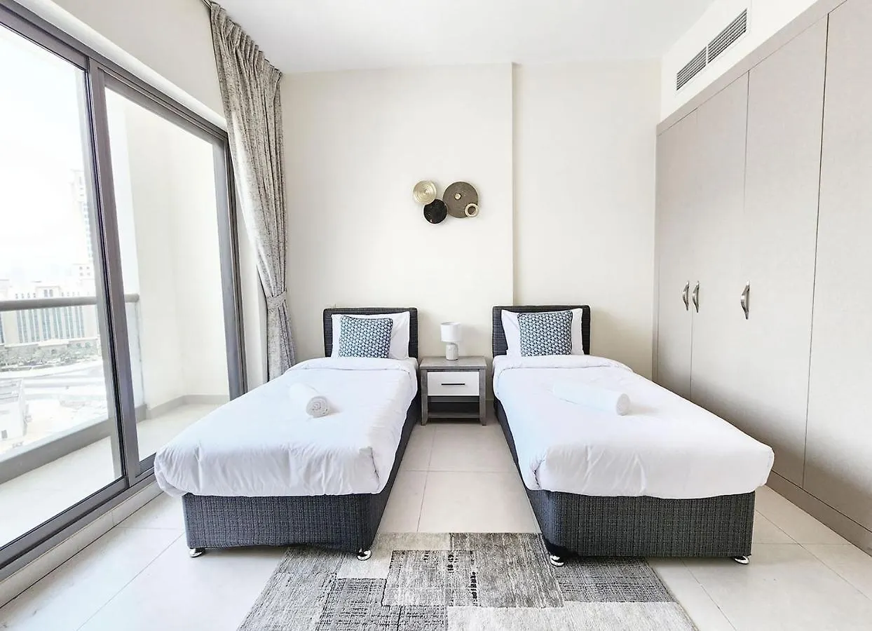 Apartment Rh- Captivating Skyline View, 02Br Near Clemance Medical Center Dubai